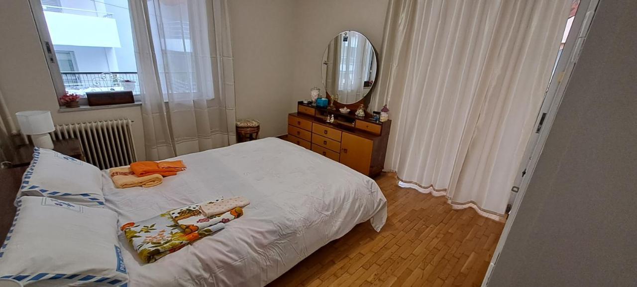Sq Varnava Appartment Athén Kültér fotó